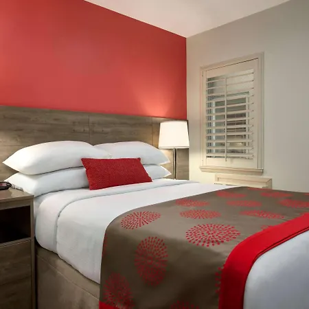 Ramada By Wyndham Oakland Downtown City Center Hotel Exterior photo